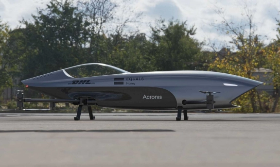 Uçan araba gerçeğe mi dönüyor? Uçan araba yarışa katılıyor.