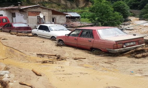 Rize son dakika heyelan ve sel  faciası sonrası ölümler artıyor.
