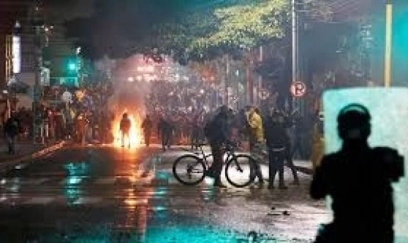 Kolombiya'da neler oluyor? Protestoların sebebi ne?