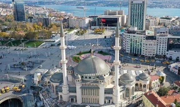 27 yıl önce yeri belirlenen Taksim Camii bugün açılıyor.